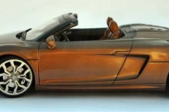 Audi-R8-Spyder-Revell-2